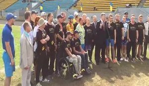 "Поражен их силой духа и волей к победе", - Порошенко на тренировке ветеранов к "Играм непокоренных". ВИДЕО