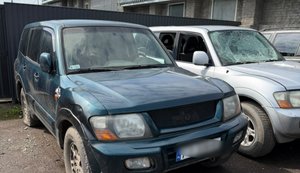 Предприниматель на Закарпатье торговал автомобилями, ввезенными для военных: его задержали. ФОТОРЕПОРТАЖ