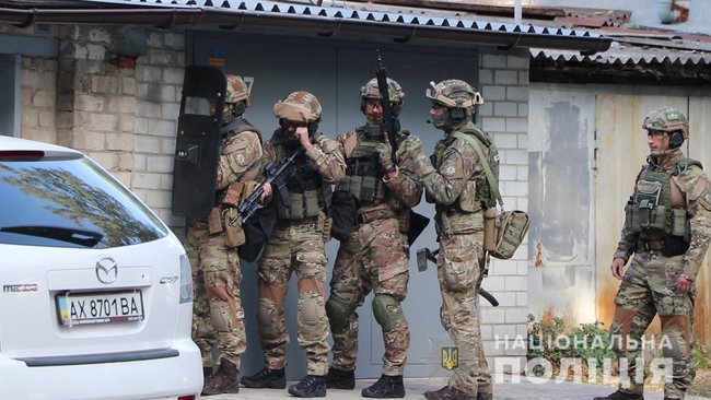 Чоловік підірвав себе в гаражі в центрі Харкова 03