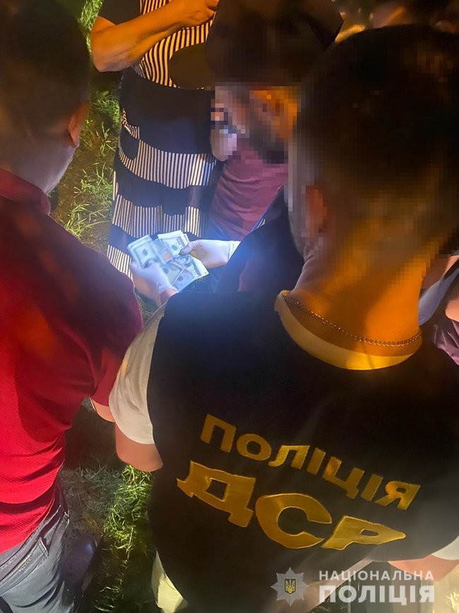 Замкомиссара одного из военкоматов на Тернопольщине попался на взятке в $1,6 тыс.: обещал призывнику помочь с документами о непригодности 03