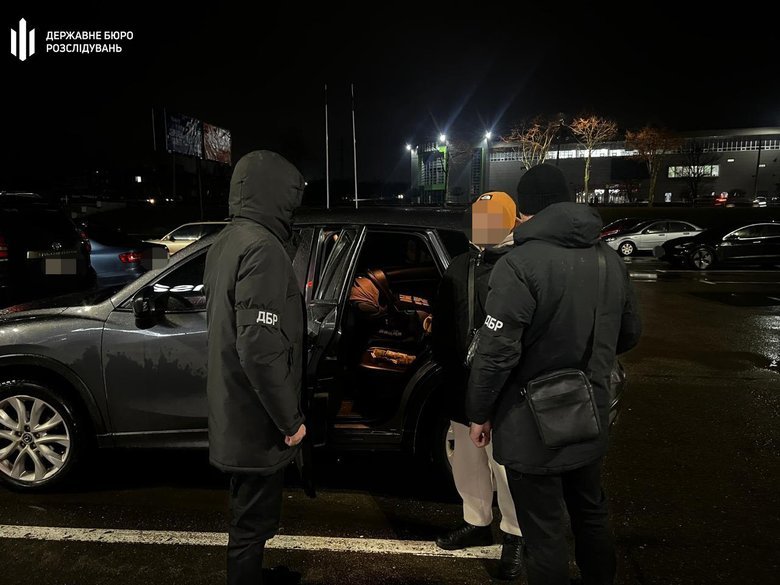 На Дніпропетровщині ДБР затримало військового у схемі зі СЗЧ