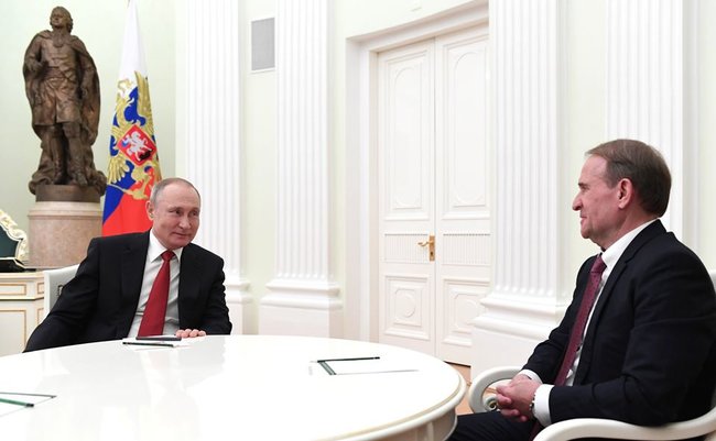 Путін продовжує навязувати Зеленському свого кума 01