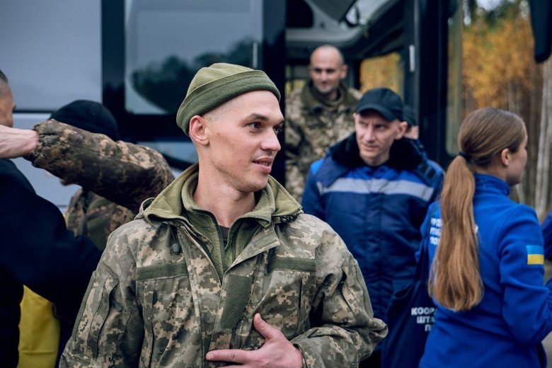 Ukraine brings home 270 defenders in prisoner exchange with Russia