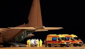 Германия начала принимать больных коронавирусом из Италии