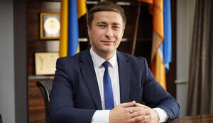 Экс-министр агрополитики Лещенко на момент махинаций с землей ДГ "Днепр" записал на сестру квартиру в Киеве.
