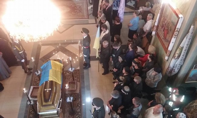 Загиблого бійця Івана Сперелупа поховали на Львівщині 05