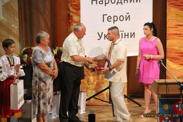 У Вінниці нагородили 12 Народних Героїв України 08 У Вінниці нагородили 12 Народних Героїв України 08