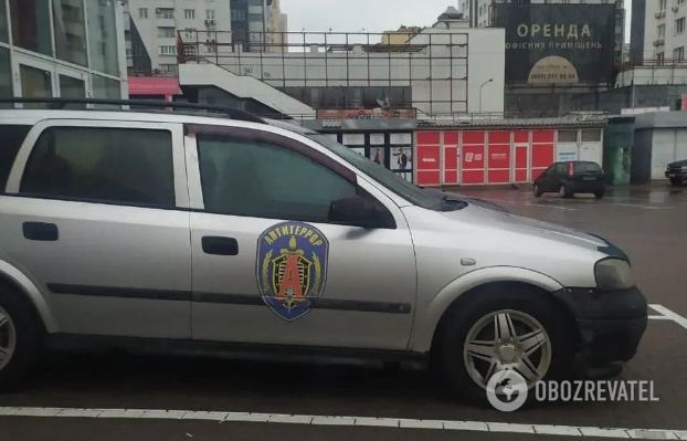 Автомобіль з емблемою спецпідрозділу ФСБ РФ помітили в Києві 01