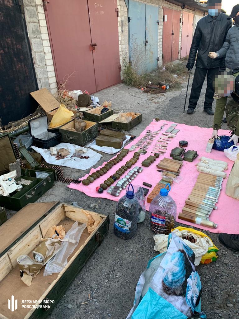 Полицейский организовал банду, которая занималась сбытом оружия, боеприпасов и взрывчатки криминалитету 10 Полицейский организовал банду, которая занималась сбытом оружия, боеприпасов и взрывчатки криминалитету 10