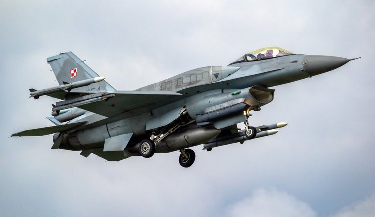 Poland scrambled aircraft and closed airports due to Russian attack on western Ukraine