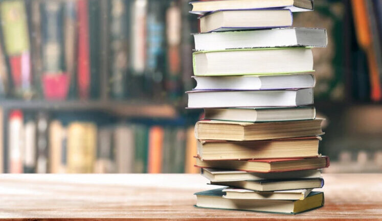 "єКнига": Молоді українці за пів року купили 294 тисячі книг. Що увійшло в ТОП-10?