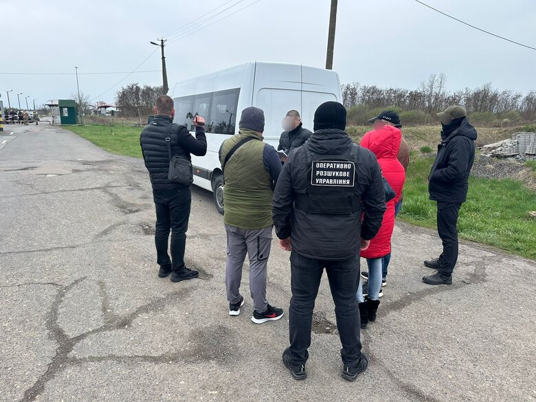 Іноземець вивозив українку в сексуальне рабство