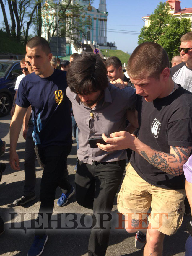 Робітник монастиря: активісти передали СБУ бразильського найманця ДНР Лусваргі 04