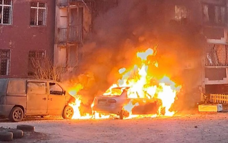 В Чернигове БПЛА попал в многоэтажку