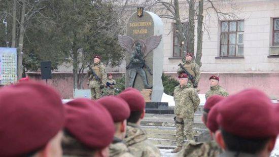 Мама загиблого бійця 90-го батальйону кіборга Максима Ридзанича Світлана: Він сказав: Я йду на війну. Синочку, у тебе ж троє дітей! - Тому і йду 09