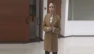 Бунт в облраді Миколаєва: депутати зламали двері до сесійної зали і винесли кабінку для голосування. ВIДЕО