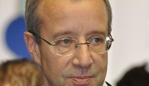 Необходим временный запрет на въезд россиян в ЕС. Надо заморозить все визы, - экс-президент Эстонии Ильвес