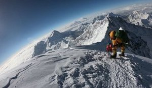 Українських альпіністів може евакуювати з Непалу російський літак, - Кулеба. ВIДЕО