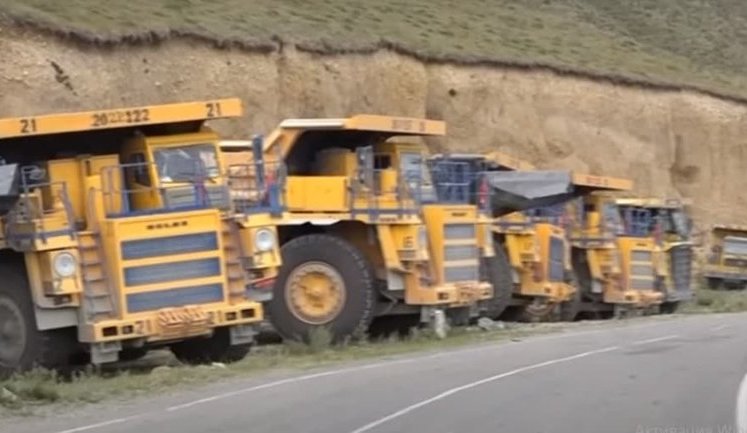 Через перестрілку на вірмено-азербайджанському кордоні золотодобувна компанія кухаря Путіна Пригожина вивела техніку за межі копальні і зазнає збитків. ФОТОрепортаж