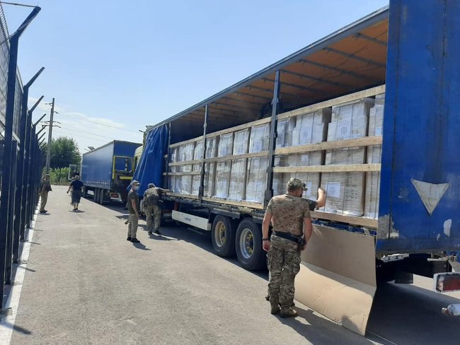 ООН направила на оккупированный Донбасс 20 автомобилей с гуманитарной помощью 01