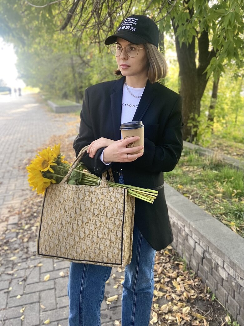 Лікар-доброволець Наталя (Кориця): Привезли військового з турнікетами на трьох кінцівках. Ти дивишся і розумієш: їх доведеться ампутувати 01