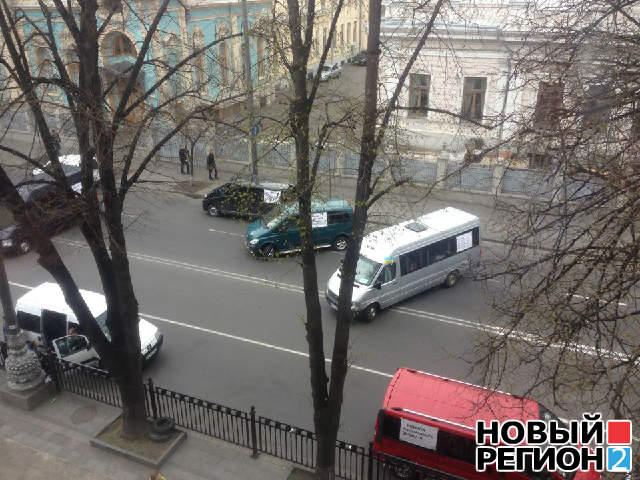 авто