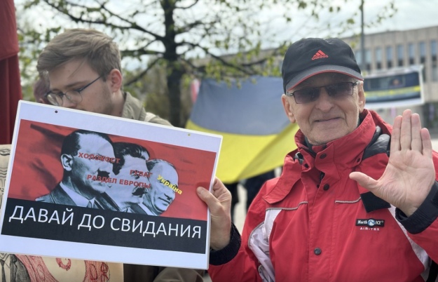 Русскоязычные жители Латвии призвали Путина не защищать их 04