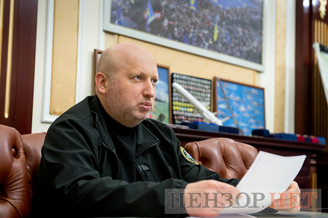 Если бы парламент не принял решение 22 февраля, Янукович мог бы удержаться в Харькове, возглавив пророссийские силы при полной поддержке Москвы, - Александр Турчинов 11