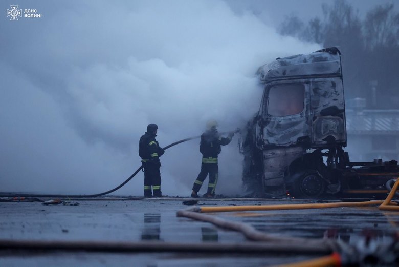 Rescue workers extinguished major fires following shelling in Volyn