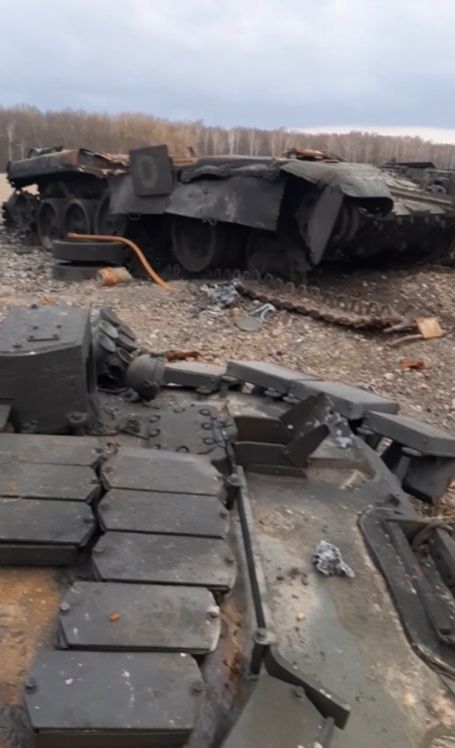 Герой України Віталій Гураль про оборону Чернігівщини: Від 7 до 30 березня постійні обстріли. Перерви по 15 хвилин. Це ешелон боєприпасів. І ще літачок прилітав уночі. А ми стійко трималися 03
