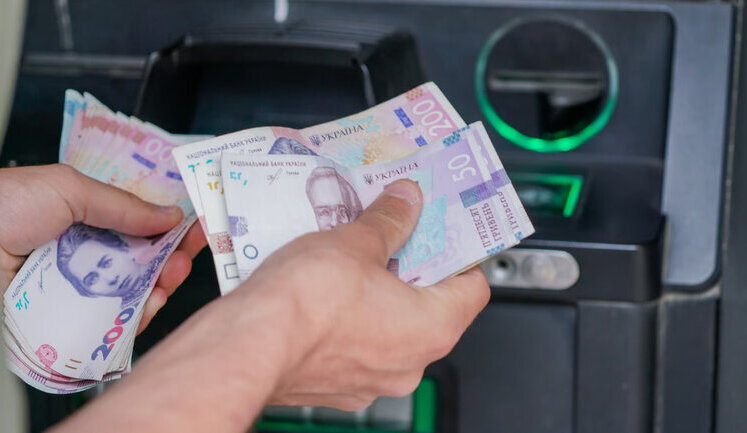 На підвищені зарплати вчителям виділили 57,4 млрд грн: із вересня виплати зростуть ще на 20%