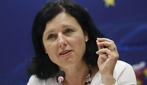 Якби у мене був один день на місці Путіна, я би повернула Крим Україні, - віцепрезидентка ЄК Юрова. ВIДЕО