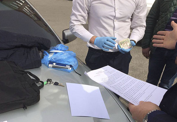 Затримано майора львівської поліції, який отримував по 500 грн з торгових точок 02