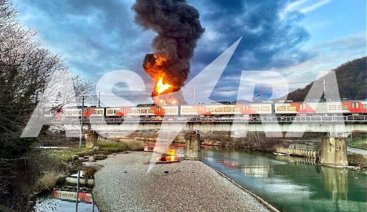 Tuapse oil depot has been on fire for two days after drone attack. PHOTOS