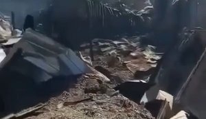 Россиянин снимает результат работы авиации ВСУ: "Вот так называемая, бл#дь, братская могила. Вот что один самолет наделал. Пацанов сгорело много". ВИДЕО