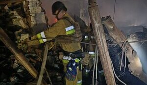 Ліквідовано масштабну пожежу, спричинену ракетним ударом РФ по Миколаєву. ФОТОрепортаж