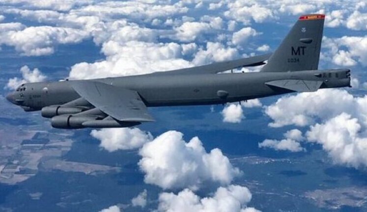Ядерный бомбардировщик США пролетел вдоль границы РФ недалеко от Санкт-Петербурга. КАРТА
