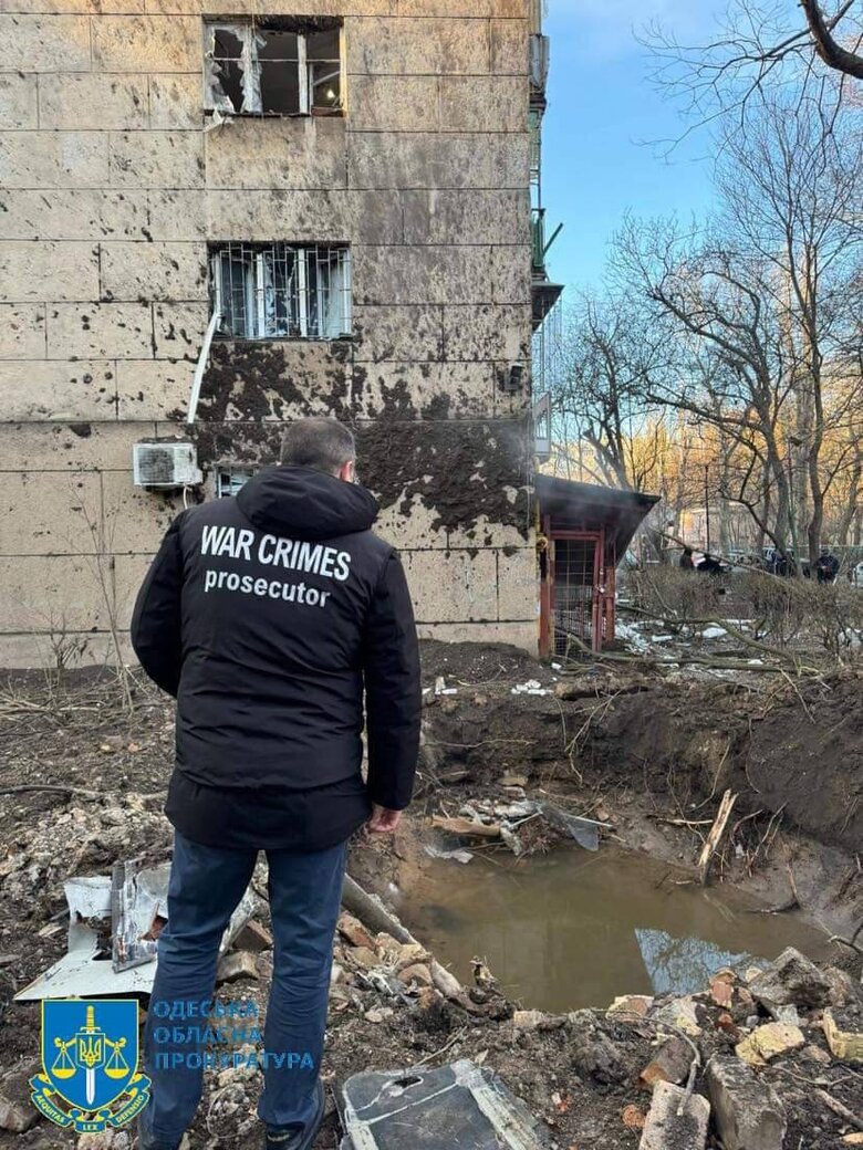 Night attack by UAVs in Odesa: 3 people were injured, house and a car were damaged 03