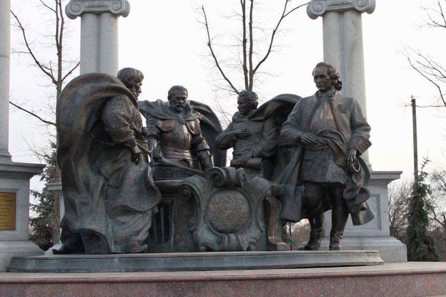 Москва проклинала спочатку мазепинців, потім петлюрівців, бандерівців. Чи будемо порошенківцями? - Омелян 03