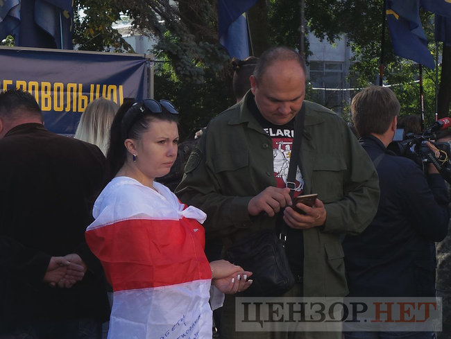 Президент обіцяв, - Нацкорпус пікетує Раду з вимогою спрощення процедури отримання громадянства учасниками АТО 05