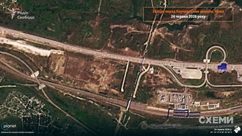 Traffic jam stretches over 10 km near Kerch Bridge
