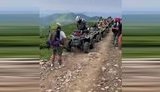 "Ви розумієте що це незаконно? Це - заповідник!" - у Карпатах українські туристи розвернули групу поляків, які їхали на гору Петрос на квадроциклах. ВIДЕО
