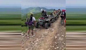 "Ви розумієте що це незаконно? Це - заповідник!" - у Карпатах українські туристи розвернули групу поляків, які їхали на гору Петрос на квадроциклах. ВIДЕО