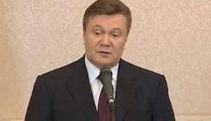 Януковичу в Администрацию принесли тысячи подписей за освобождение политзаключенной Тимошенко - и это только часть. ВИДЕО