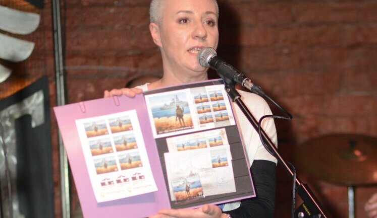 Як українські музиканти щотижня рятують життя військовим і цивільним. Радіоведуча та волонтер Соня Сотник – про легендарну благодійну акцію "На шапку"