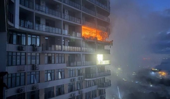 Ракетний удар по Одесі: пошкоджено багатоповерхівку, 28 постраждалих, зокрема п’ятимісячна дитина (оновлено). ФОТОрепортаж