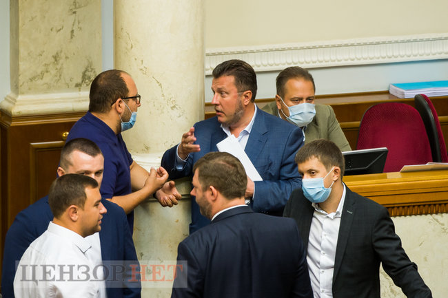 Ківа і сторіз оголених дівчат, Яценко в гостях у слуг народу і Куницький, який шепоче на вухо Забуранній, - робота ВР 15 вересня 06