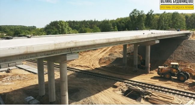 Новий міст через залізницю будують у Прилуках, - Укравтодор 01