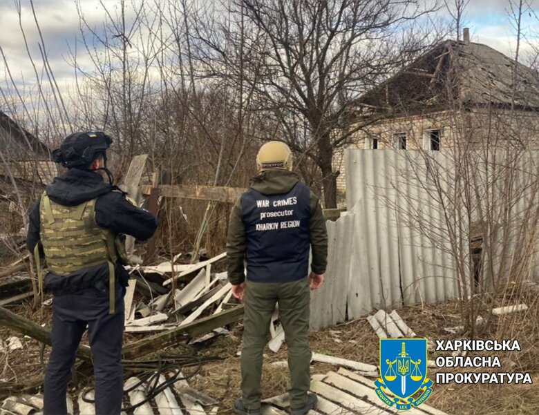 Вследствие вражеского авиаудара по селу на Купянщине ранены три женщины 03