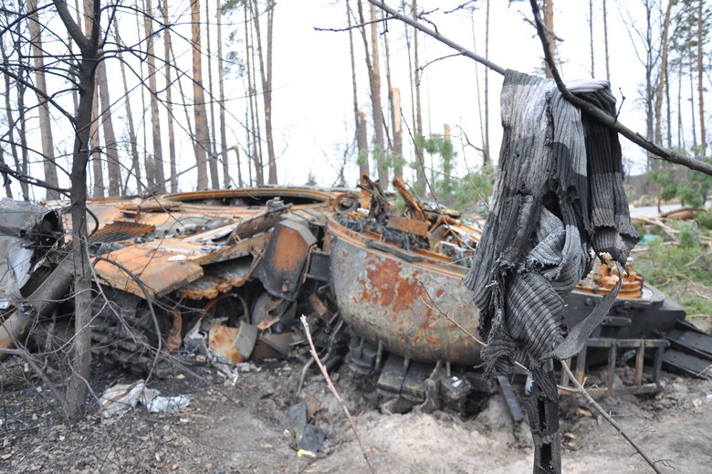 Russian occupiers equipment near Bucha destroyed 15